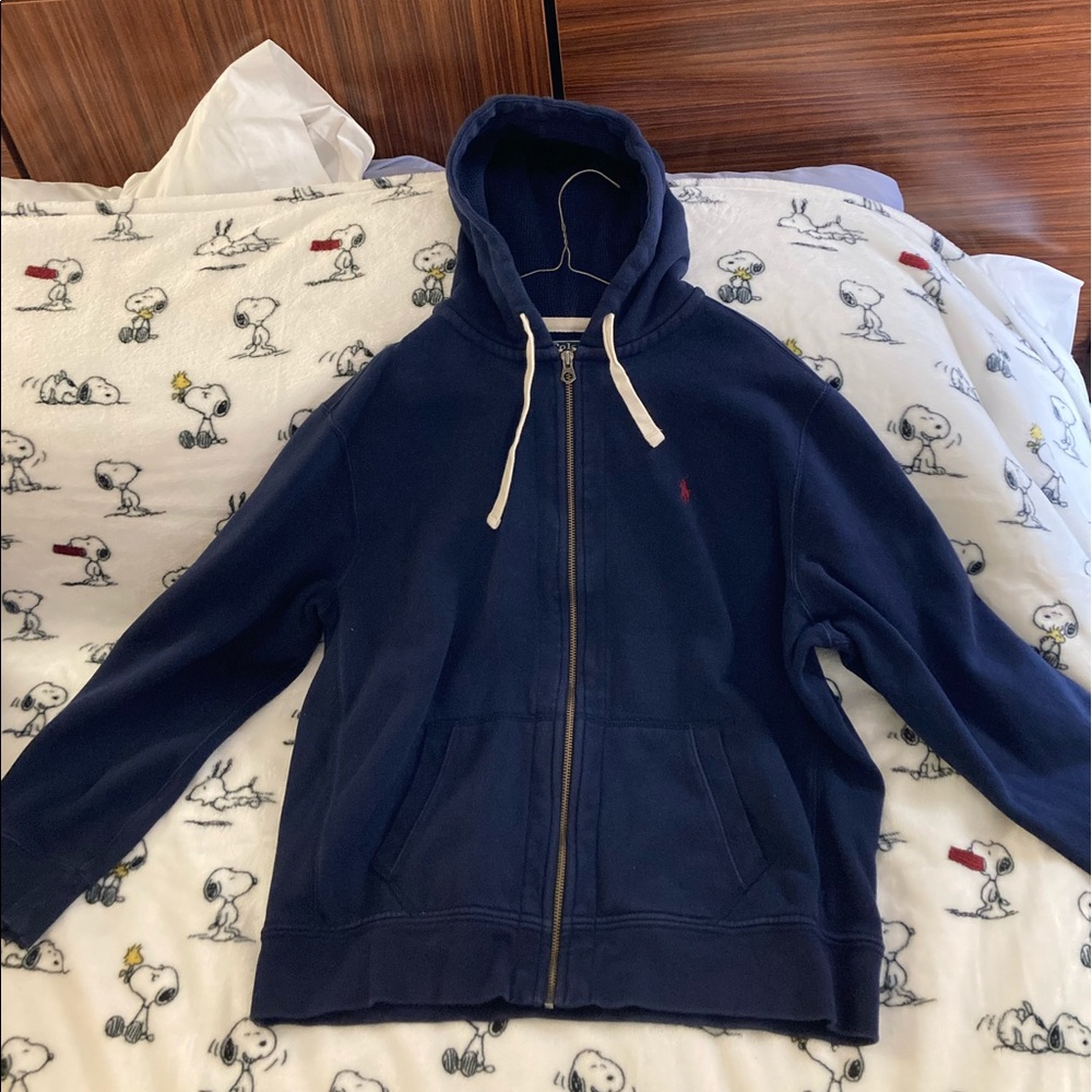 Men’s blue Ralph Lauren Sweatshirt.